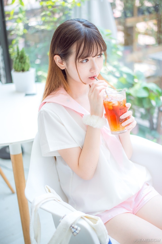 “荒唐，周瑜私自毁盟在先，偷袭我军，乃咎由自取，如何能够怪到我们头上！？”陈到冷声道：“尔等今日无故攻伐江夏，才会为天下人耻笑。”